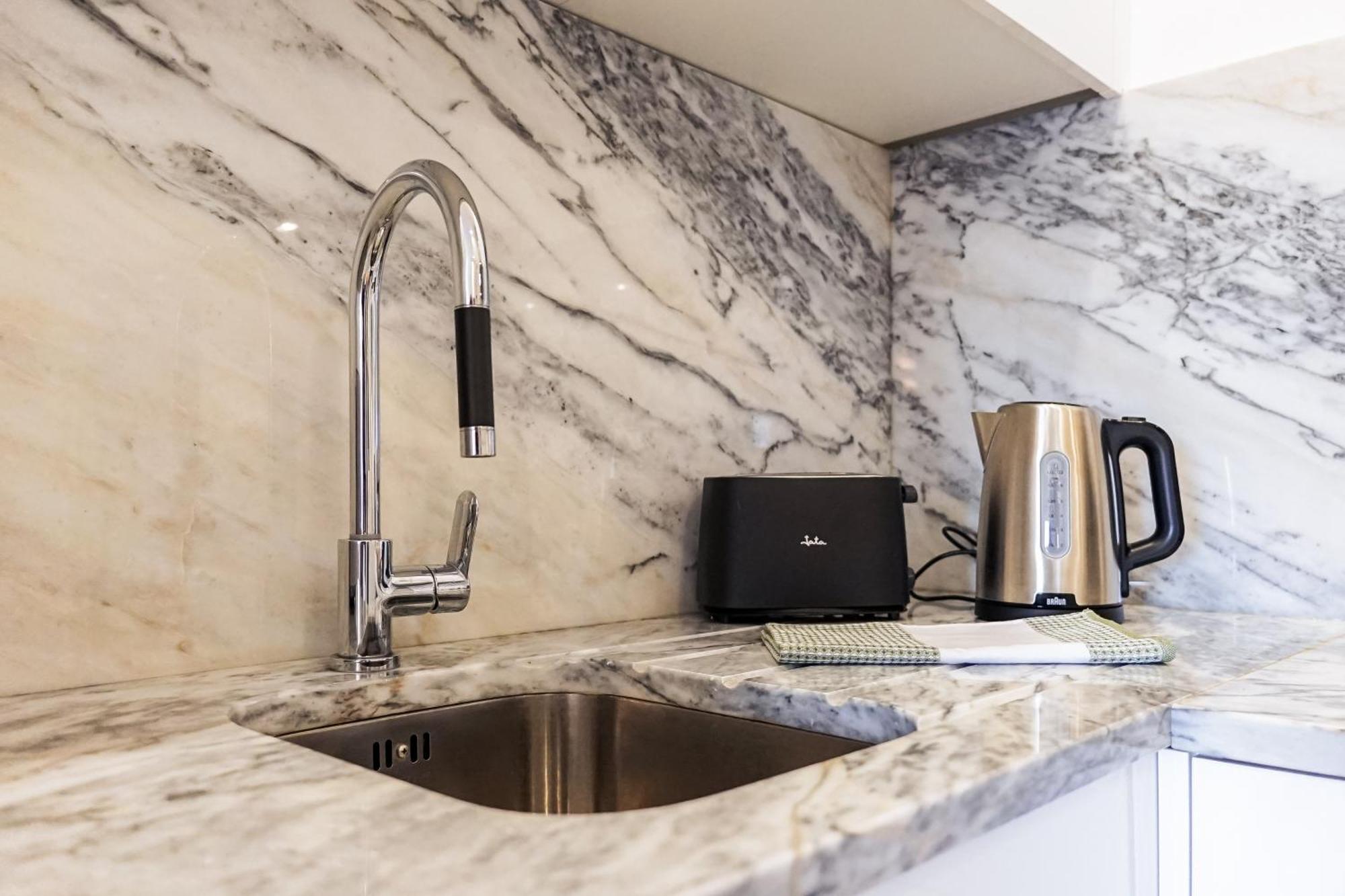 Haims By Checkloc Homes Porto